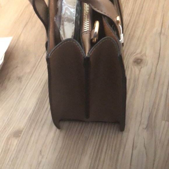 LAST ONE- KHLOE SHOULDER BAG - TAUPE - Picture 4 of 7